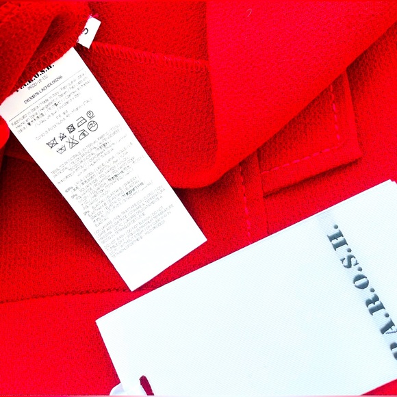 P.A.R.O.S.H.
matelassé mid-rise mini skirt in SCARLET RED faux-pocket details SM - Picture 9 of 9